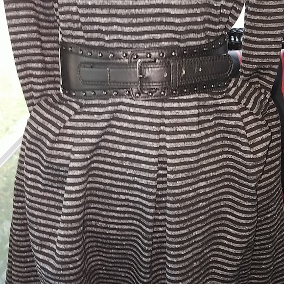 Black and silver striped pleated dress w pockets - Picture 3 of 7